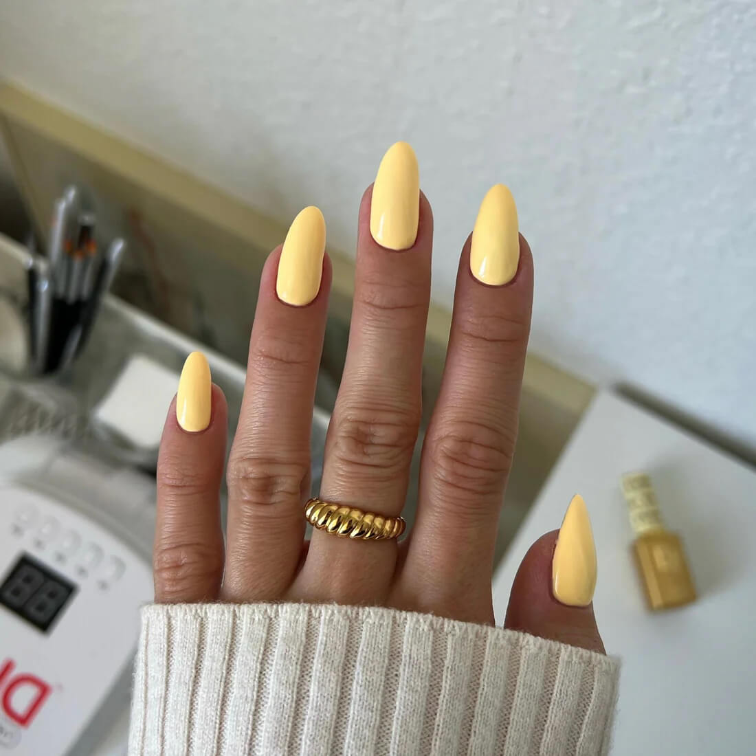 DIVA Gel Polish ONLY - #084 Dandelion