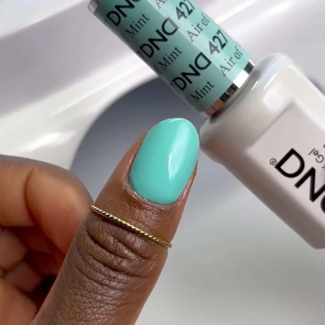 DND Gel Polish ONLY - #427 Air Of Mint