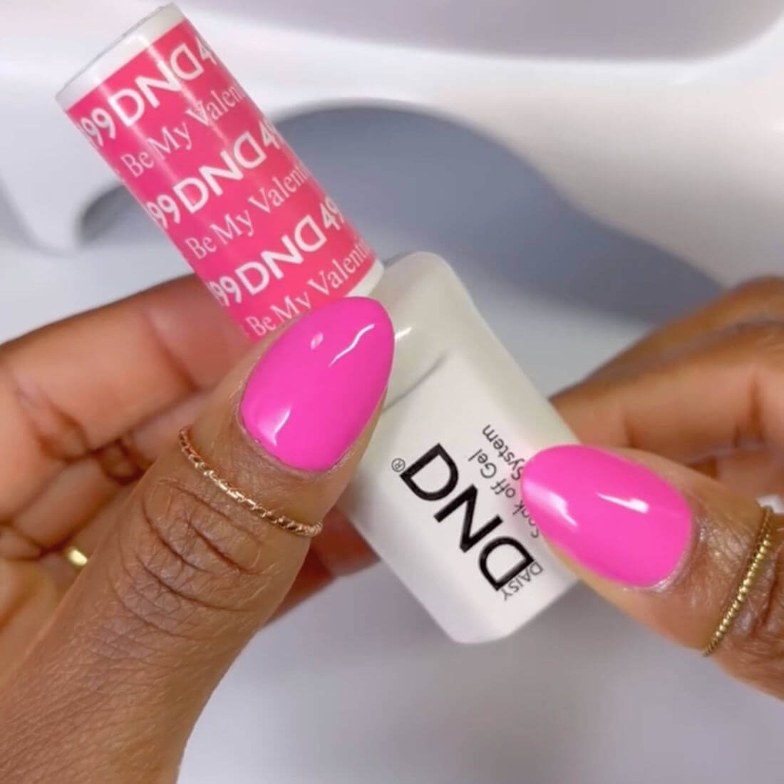 DND Gel Polish ONLY - #499 Be My Valentine