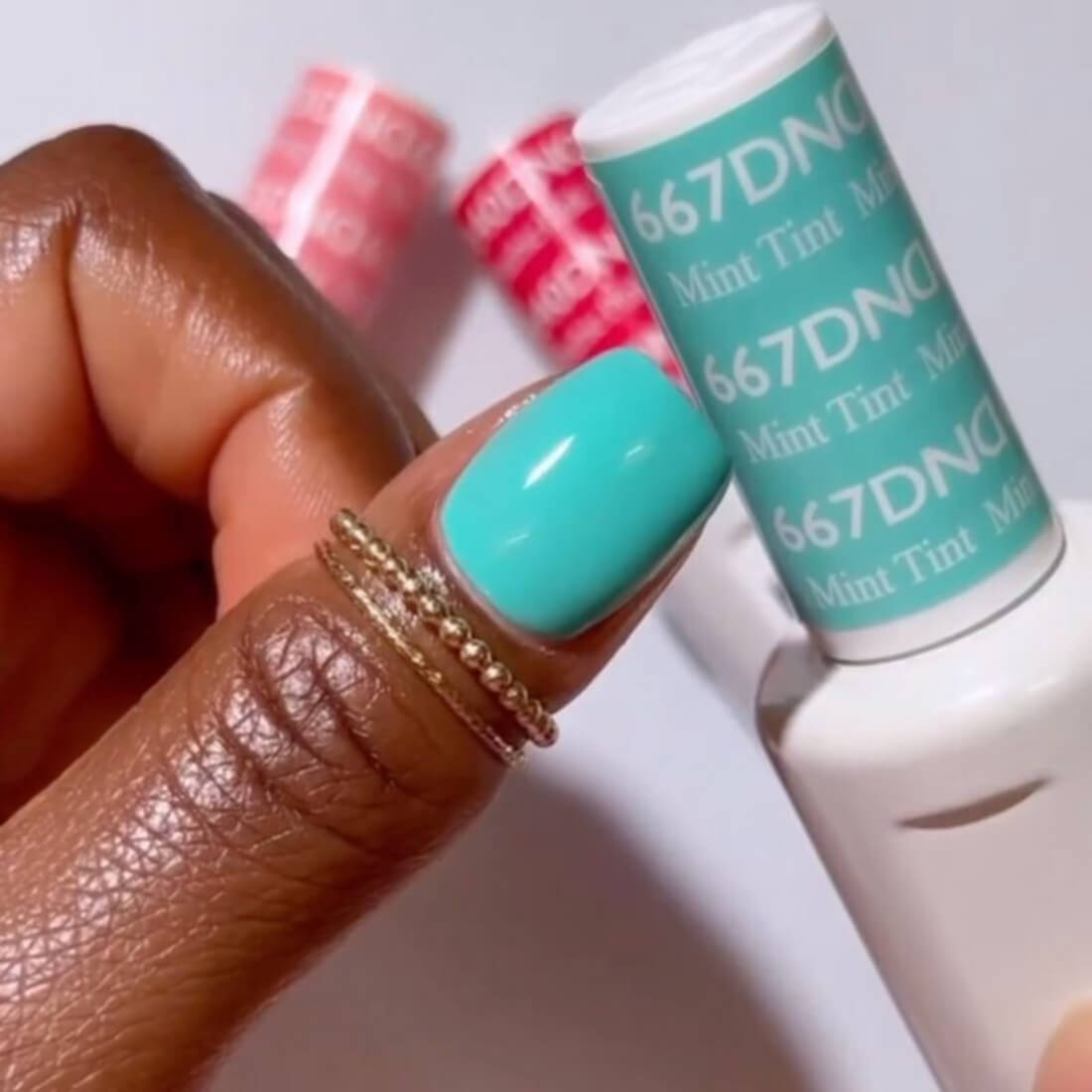 DND Gel Polish ONLY - #667 Mint Tint