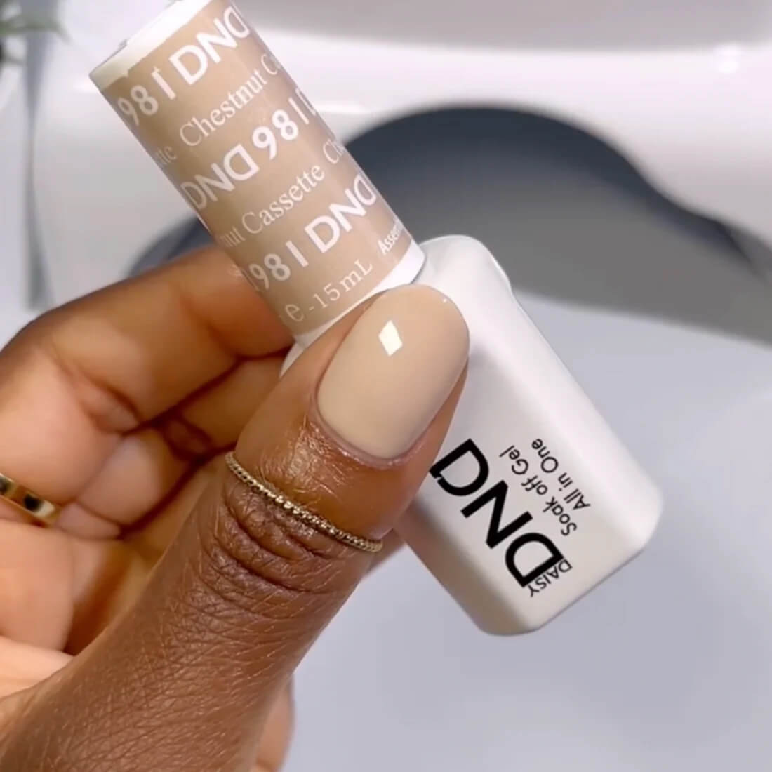 DND Gel Polish & Matching Nail Lacquer #981 Chestnut Cassette