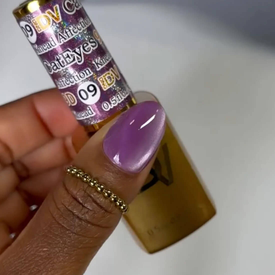 Diva Gel Polish 9D Cat Eye - #09 Knead Affection