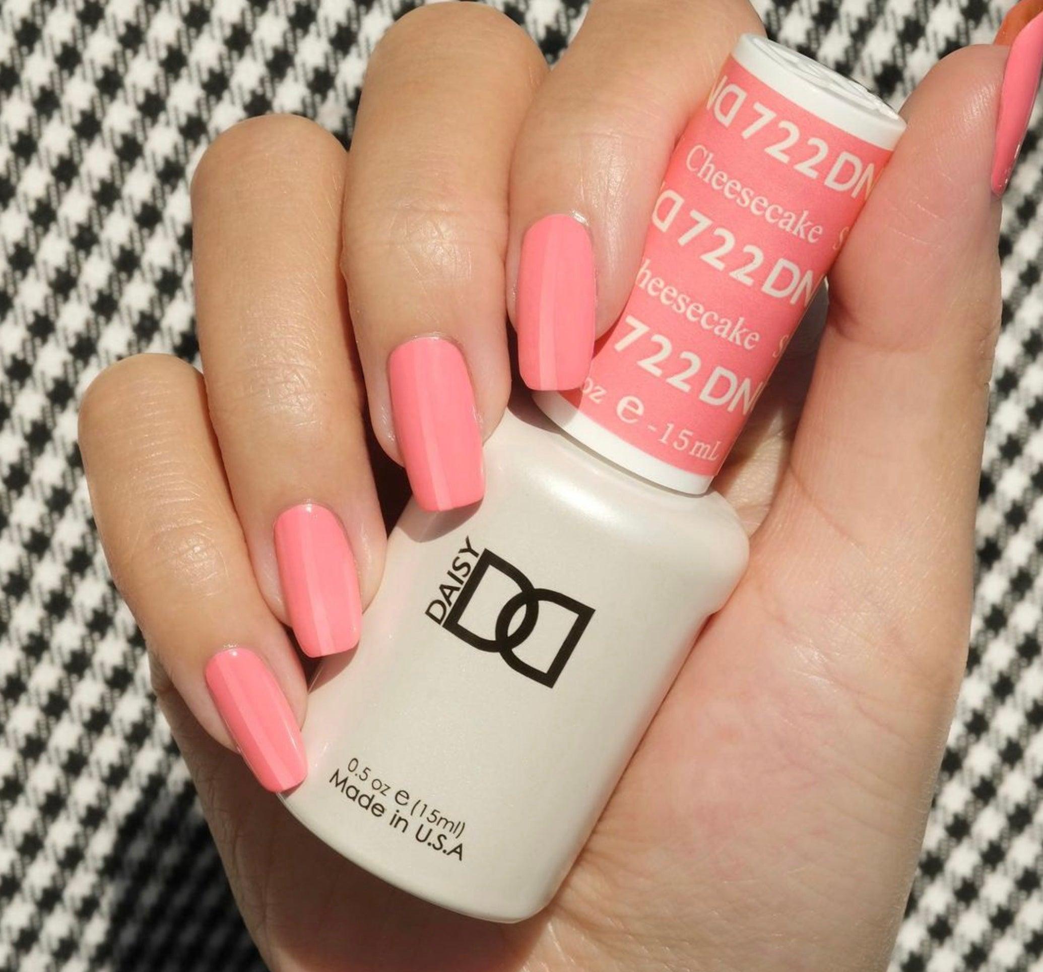 DND - Soak Off Gel Polish & Matching Nail Lacquer - #722 Strawberry Cheesecake